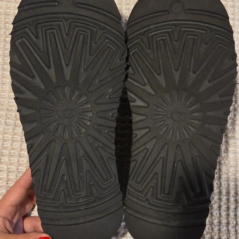 UGG Black Tazz II - Picture 4 of 5